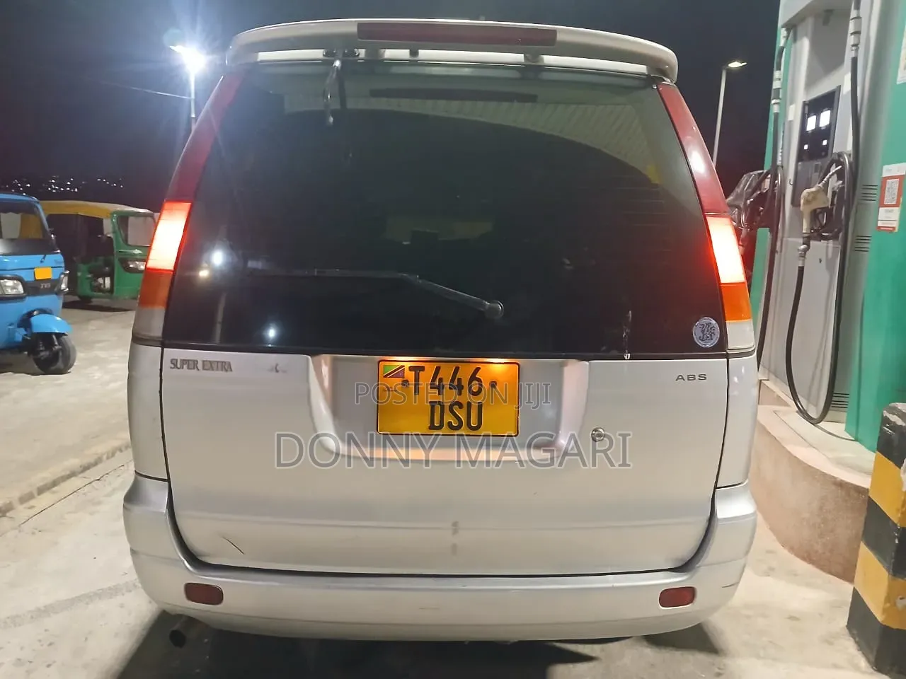 Toyota Noah 2.0 AWD (8 Seater) 2003 Silver
