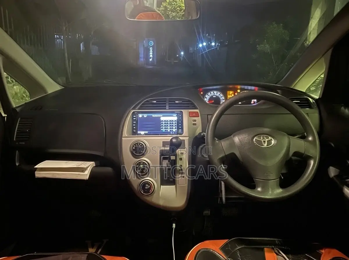 Toyota Ractis 2009 Black