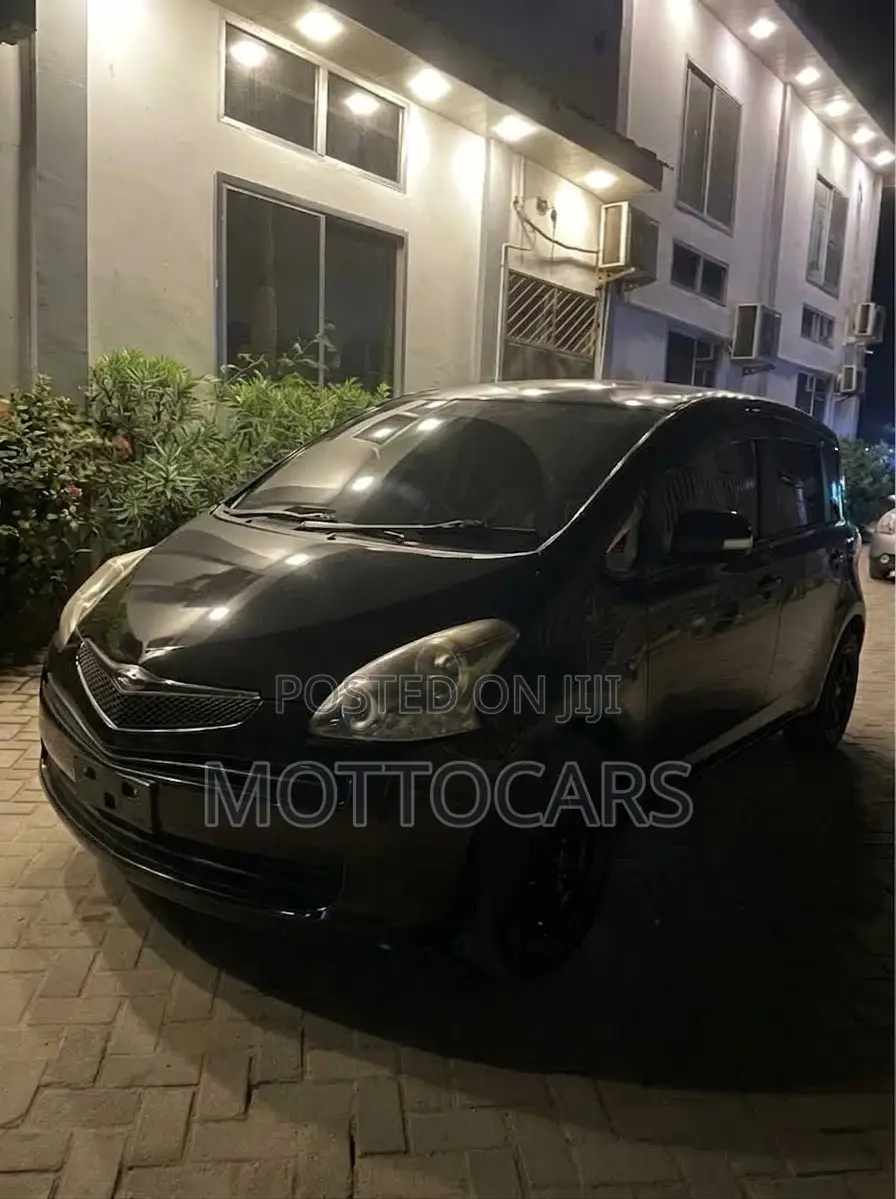 Toyota Ractis 2009 Black