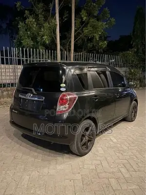 Toyota Ractis 2009 Black