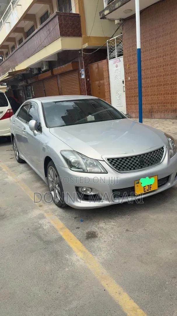 Toyota Crown 2009 Silver