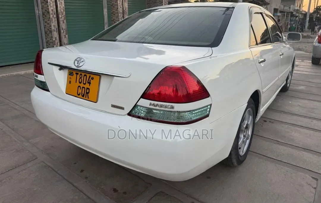 Toyota Mark II 2002 White
