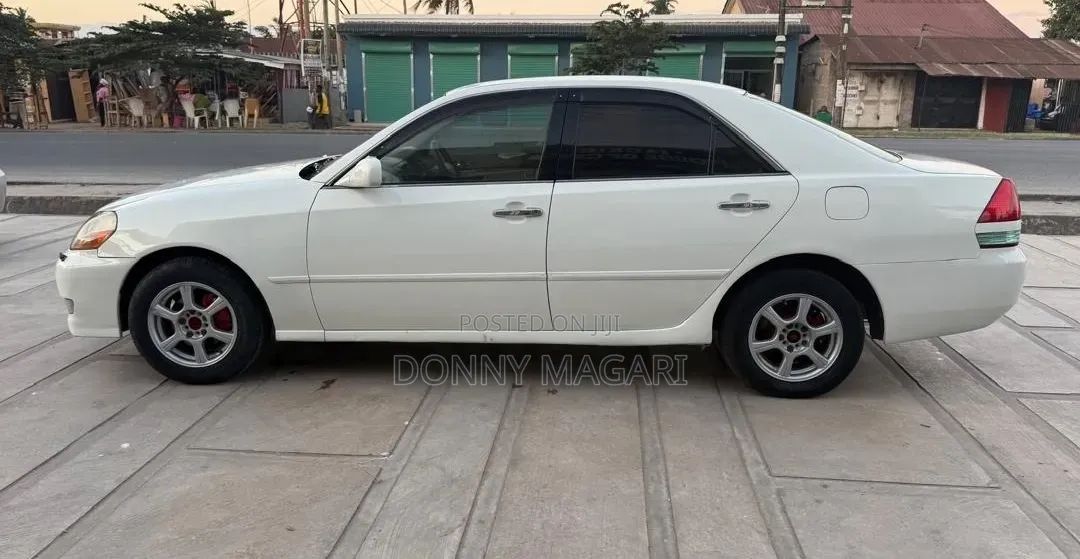 Toyota Mark II 2002 White