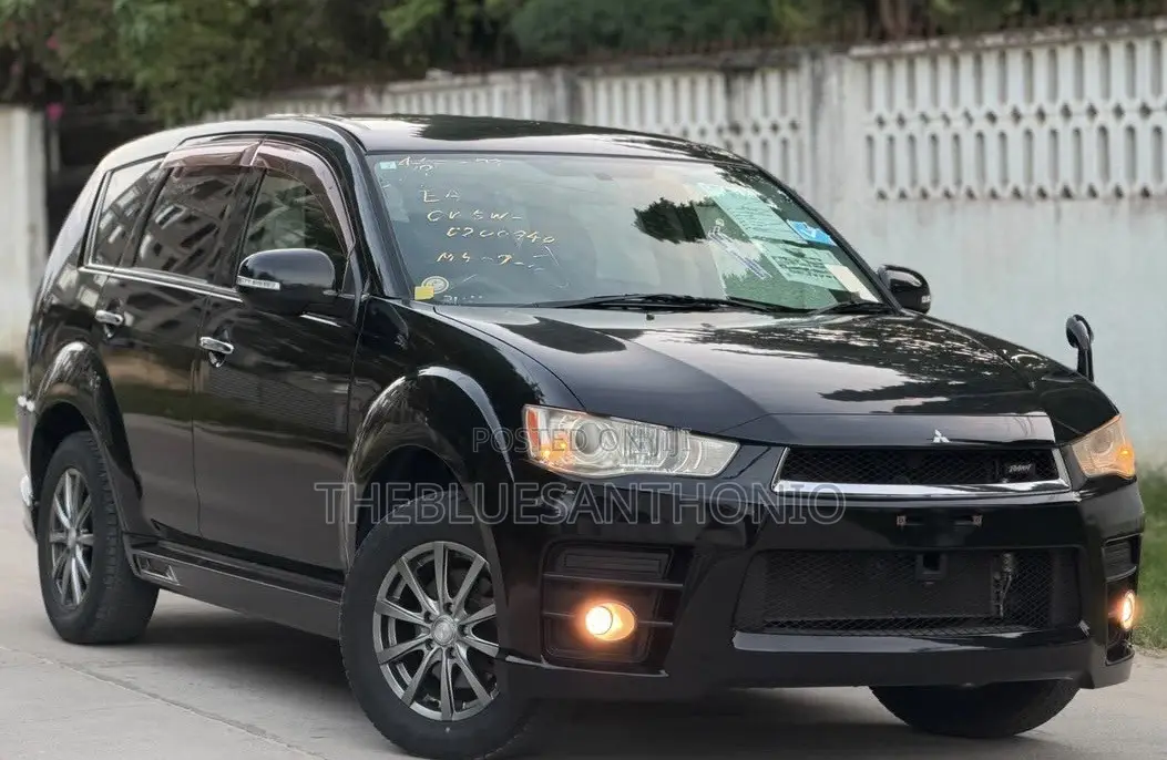 Mitsubishi Outlander 2011 Black