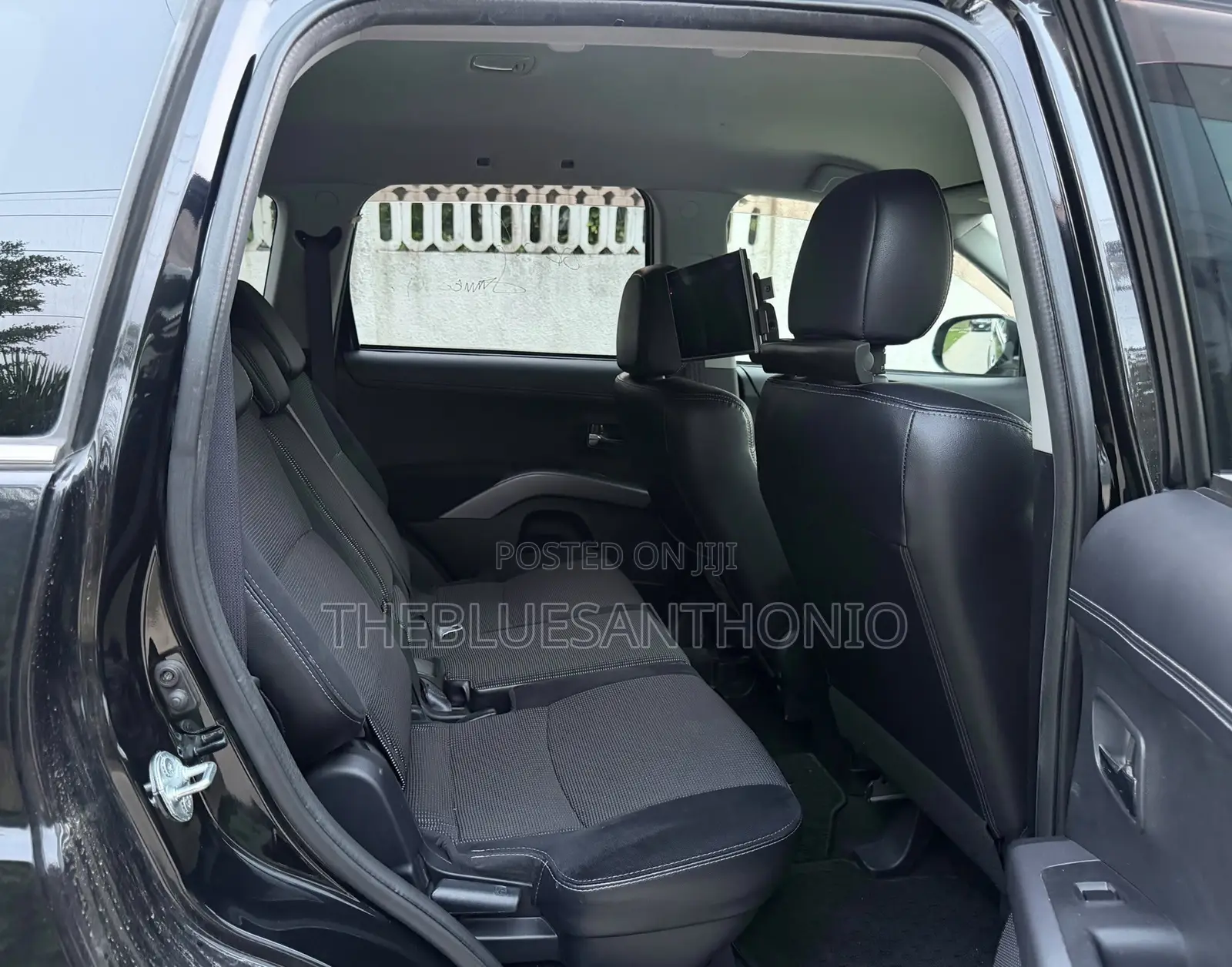 Mitsubishi Outlander 2011 Black