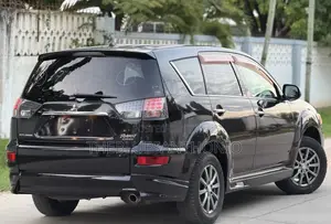 Mitsubishi Outlander 2011 Black