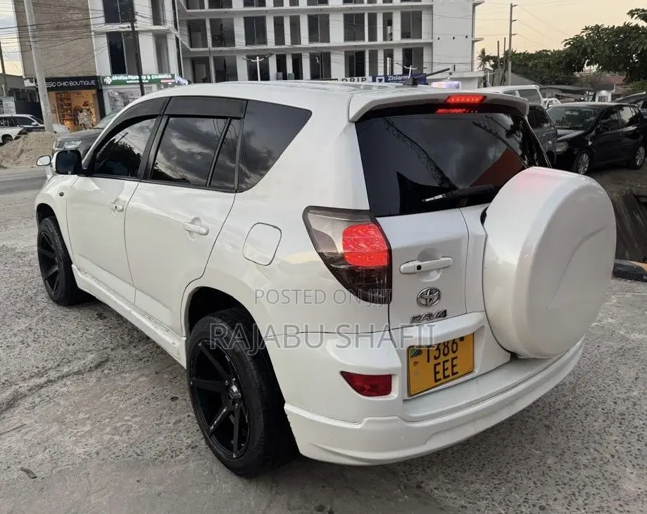Toyota RAV4 2009 White