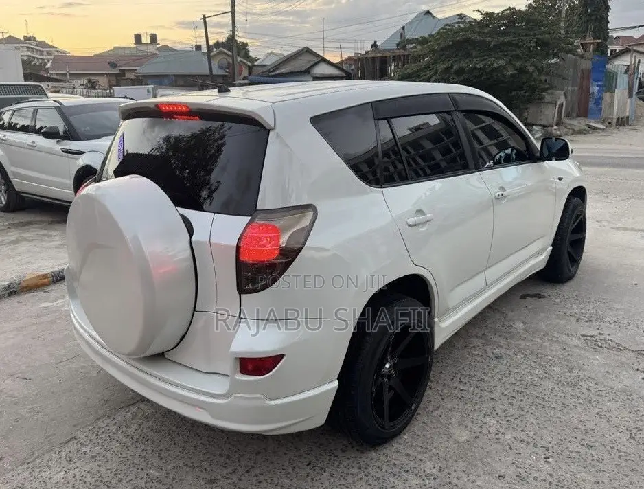Toyota RAV4 2009 White