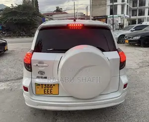 Toyota RAV4 2009 White