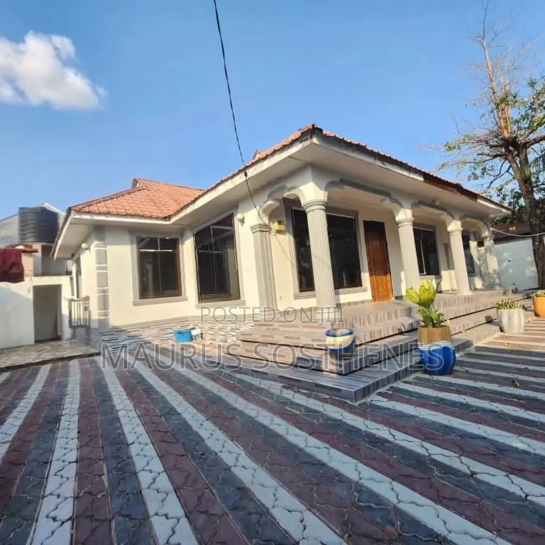 3bdrm House in Matembele Ya Pili, Kitunda for sale
