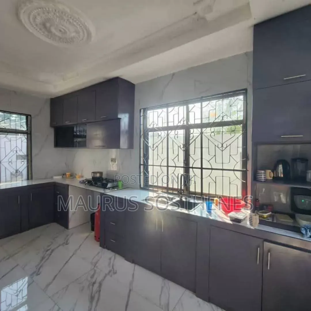 3bdrm House in Matembele Ya Pili, Kitunda for sale