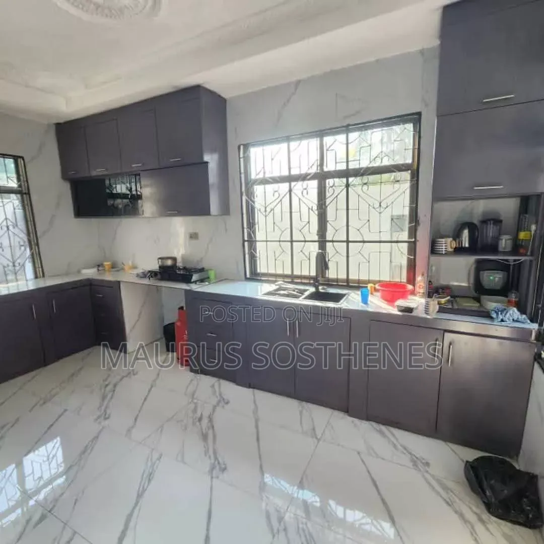 3bdrm House in Matembele Ya Pili, Kitunda for sale