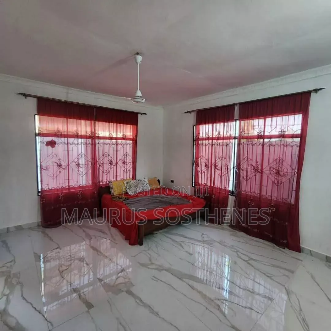 3bdrm House in Matembele Ya Pili, Kitunda for sale