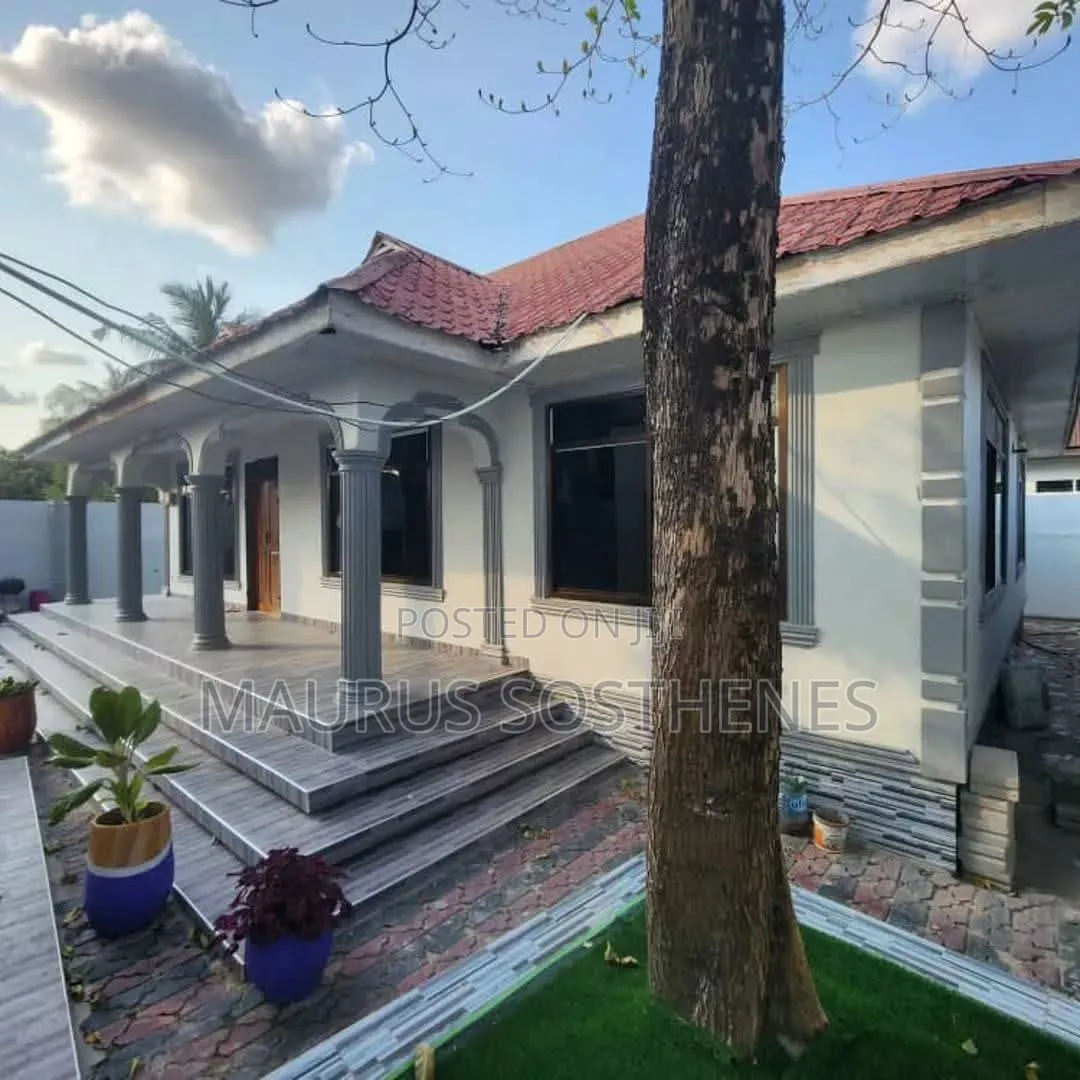 3bdrm House in Matembele Ya Pili, Kitunda for sale