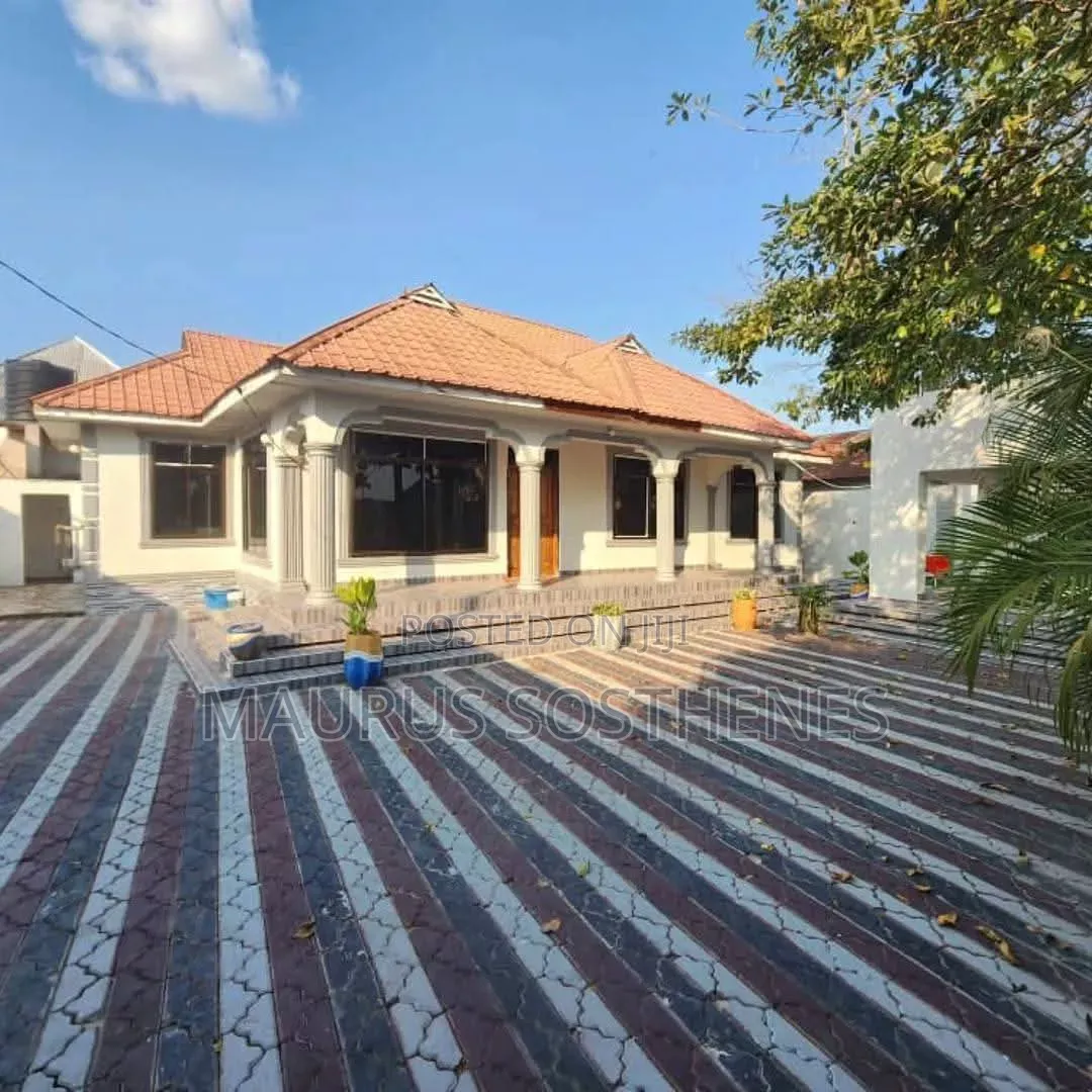 3bdrm House in Matembele Ya Pili, Kitunda for sale