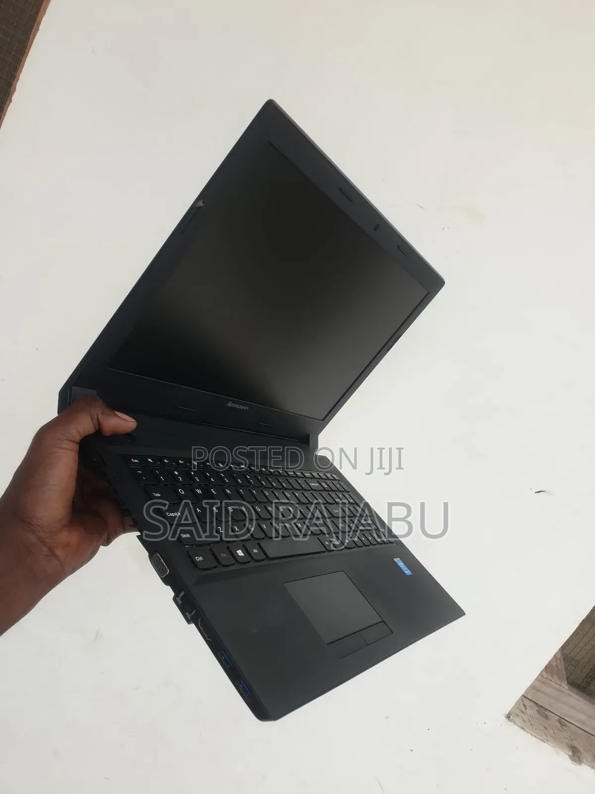 Laptop Lenovo 300e 8GB Intel Core i3 HDD 500GB