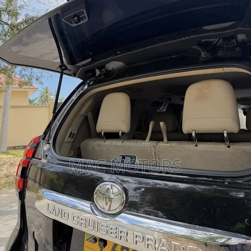 Toyota Land Cruiser Prado 2.7 2022 Black