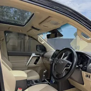 Toyota Land Cruiser Prado 2.7 2022 Black