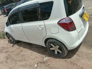 Toyota Ractis 2008 White