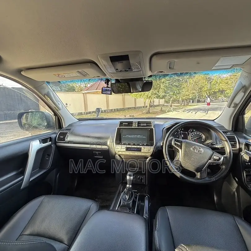 Toyota Land Cruiser Prado 2.8 2020 Black