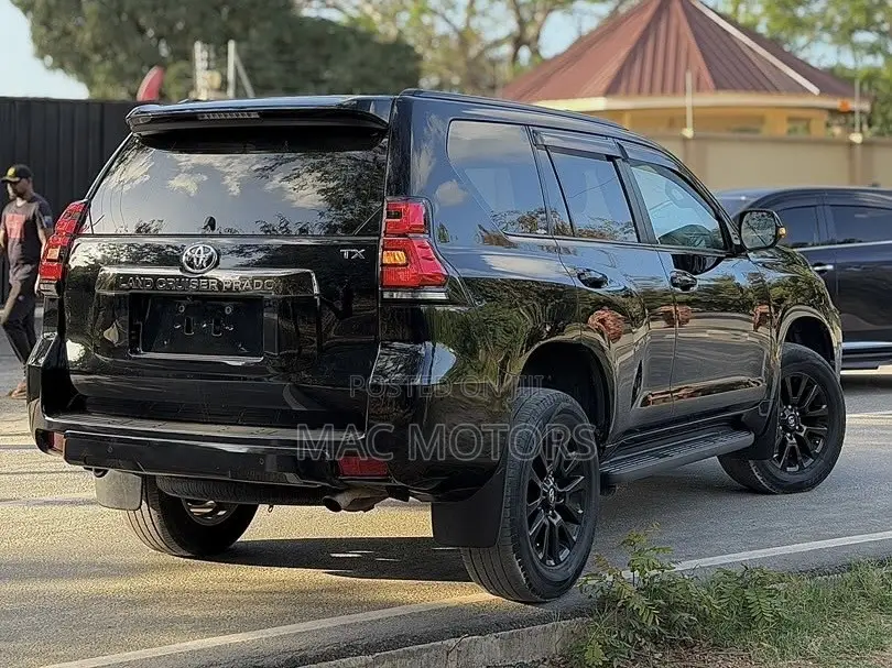 Toyota Land Cruiser Prado 2.8 2020 Black