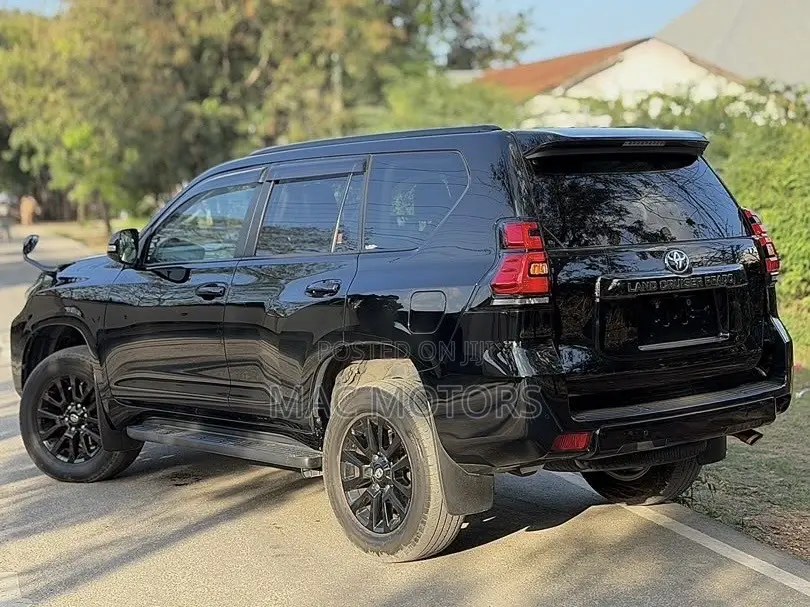 Toyota Land Cruiser Prado 2.8 2020 Black