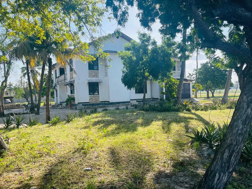 Furnished 5bdrm House in Kunduchi Beach for sale