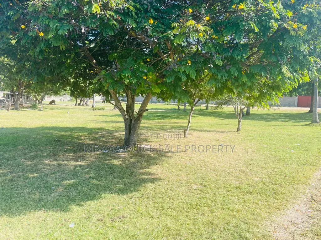 Furnished 5bdrm House in Kunduchi Beach for sale
