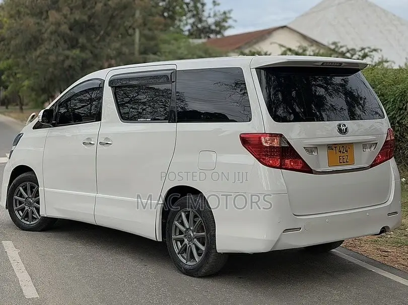 Toyota Vellfire 2010 White