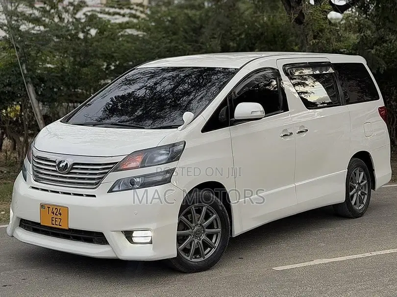 Toyota Vellfire 2010 White