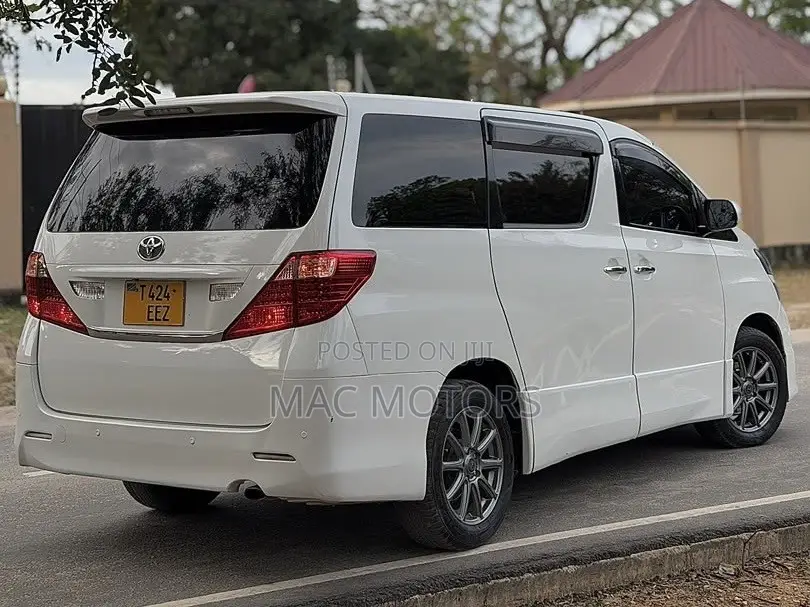 Toyota Vellfire 2010 White
