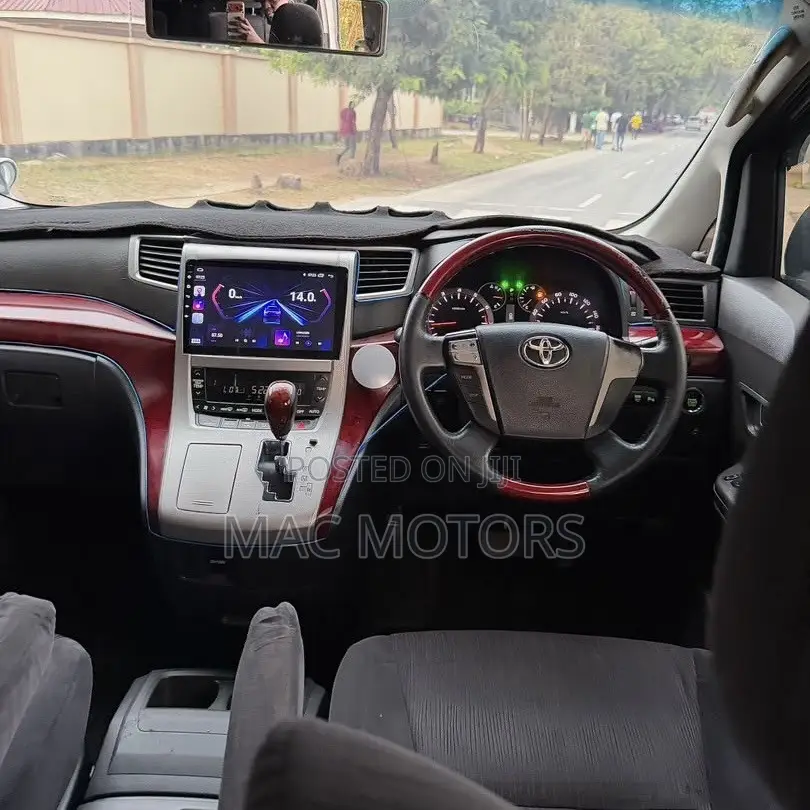 Toyota Vellfire 2010 White