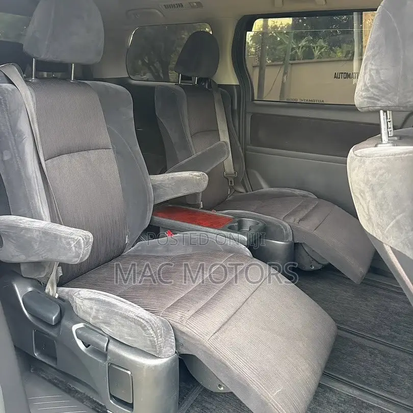 Toyota Vellfire 2010 White