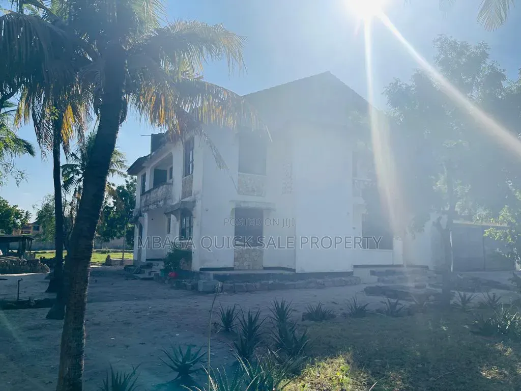Furnished 5bdrm House in Kunduchi Beach for sale