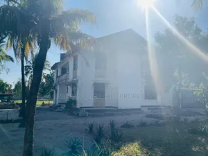 Furnished 5bdrm House in Kunduchi Beach for sale