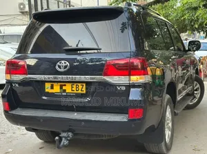 Toyota Land Cruiser 2016 Blue