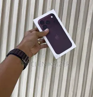 New Apple iPhone 18 Pro Max 1 TB Red