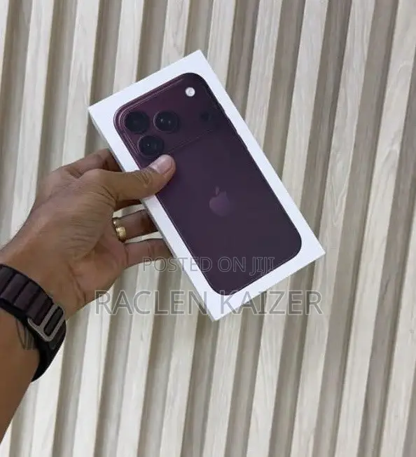 New Apple iPhone 18 Pro Max 1 TB Red