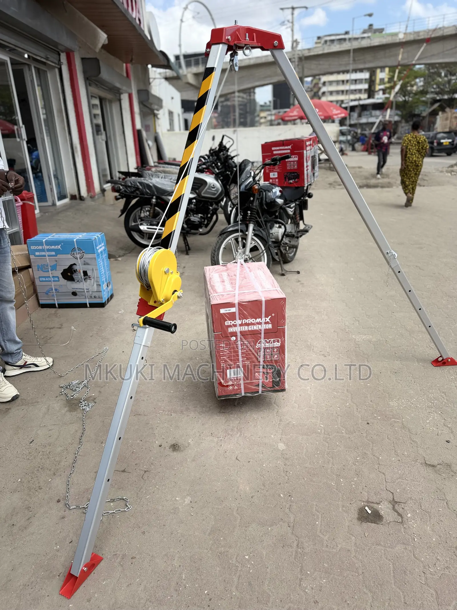 Manual Lifting Rope Whinch Available