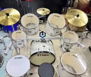 PROFESSIONAL TAMA Acoustic Drum Set of 7 Pieces With Classic Finish