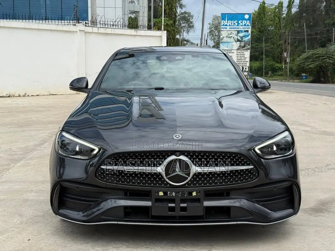 Mercedes-Benz C200 2023 Gray