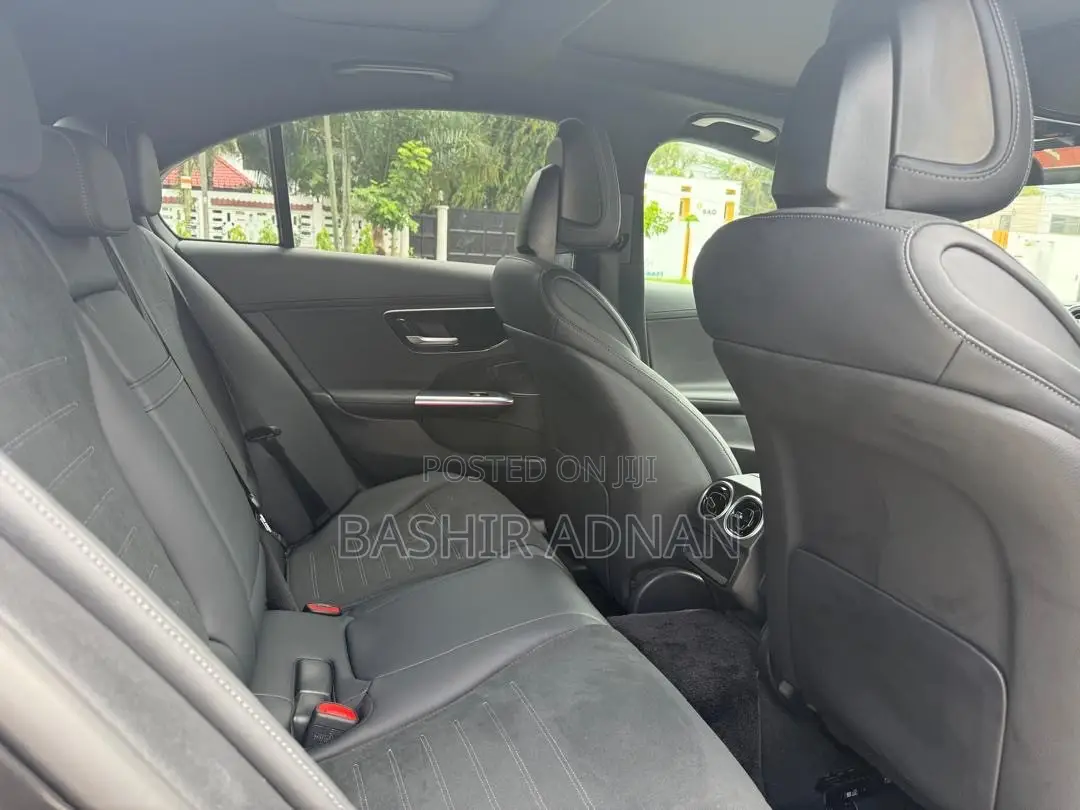Mercedes-Benz C200 2023 Gray