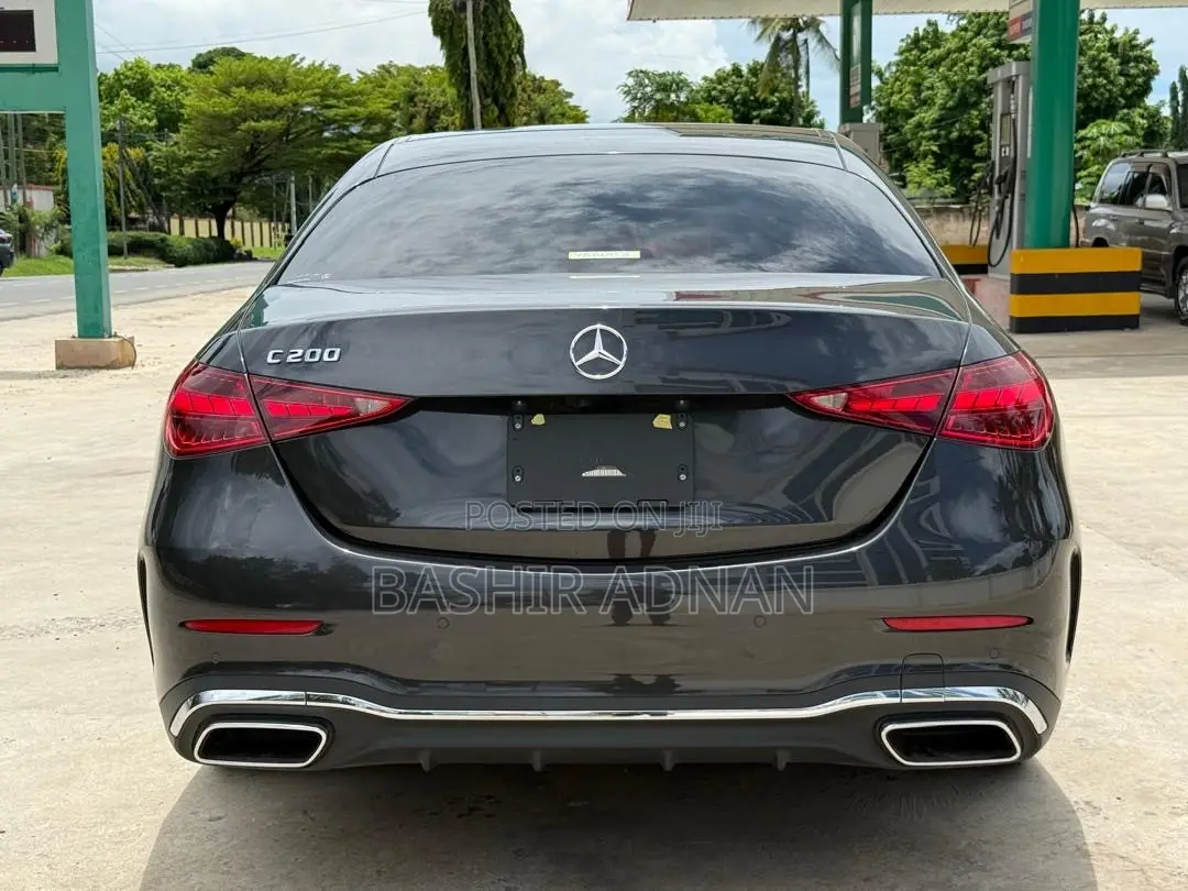 Mercedes-Benz C200 2023 Gray
