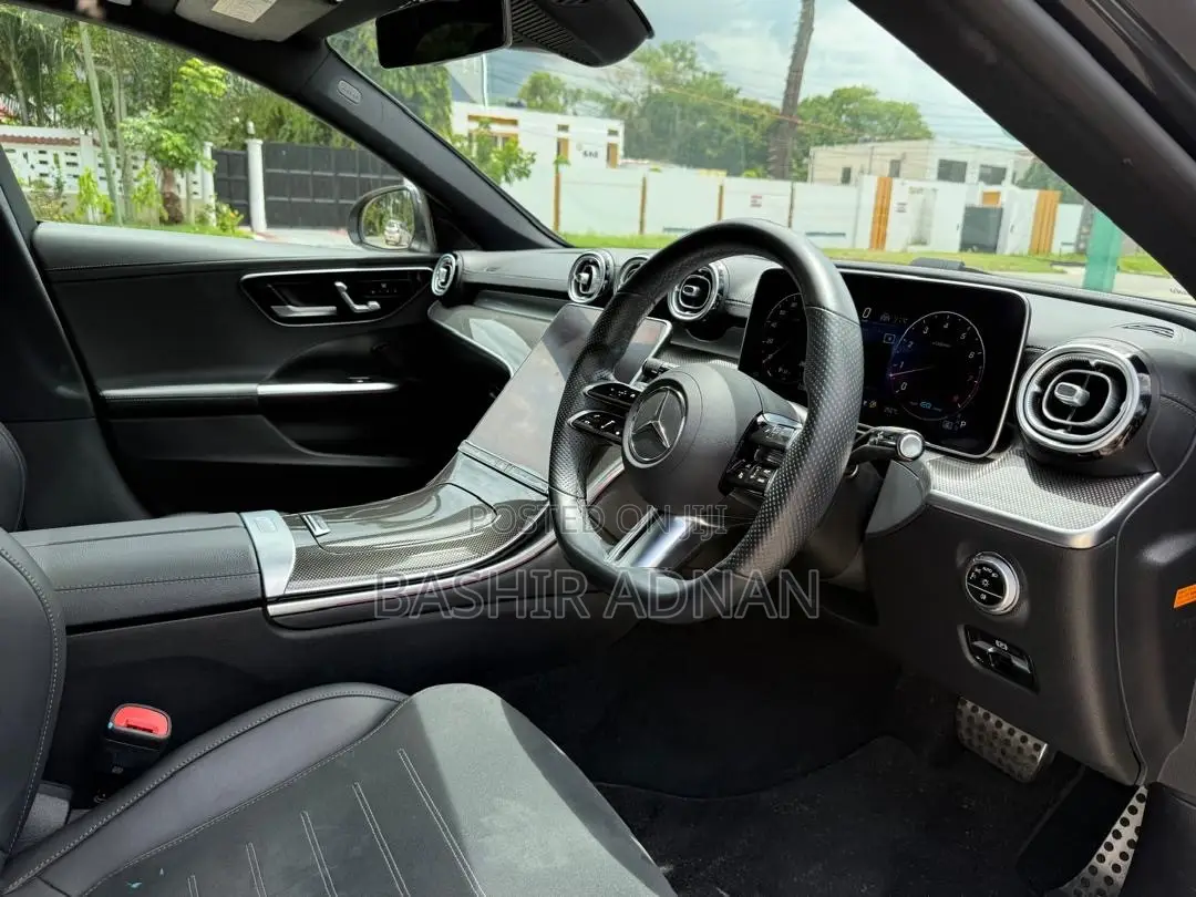 Mercedes-Benz C200 2023 Gray