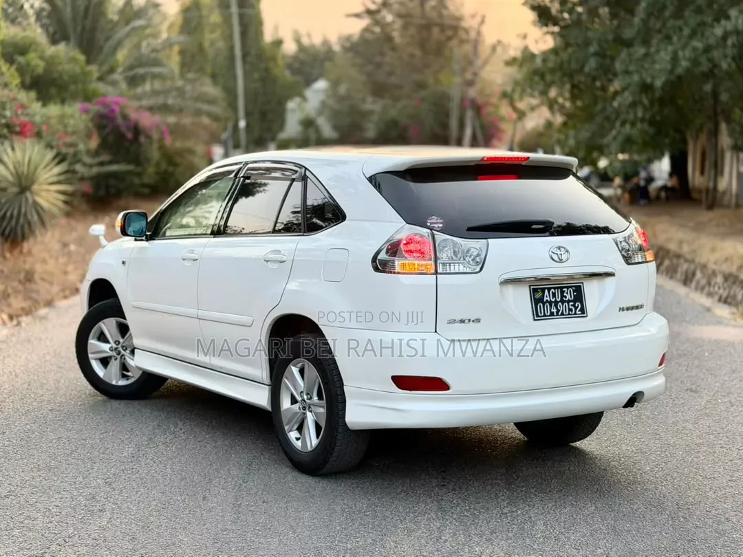 Toyota Harrier 2006 White
