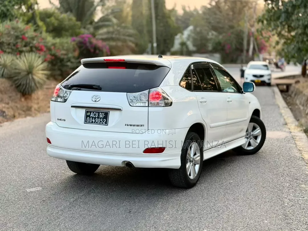 Toyota Harrier 2006 White