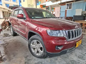 Jeep Grand Cherokee 2013 Red