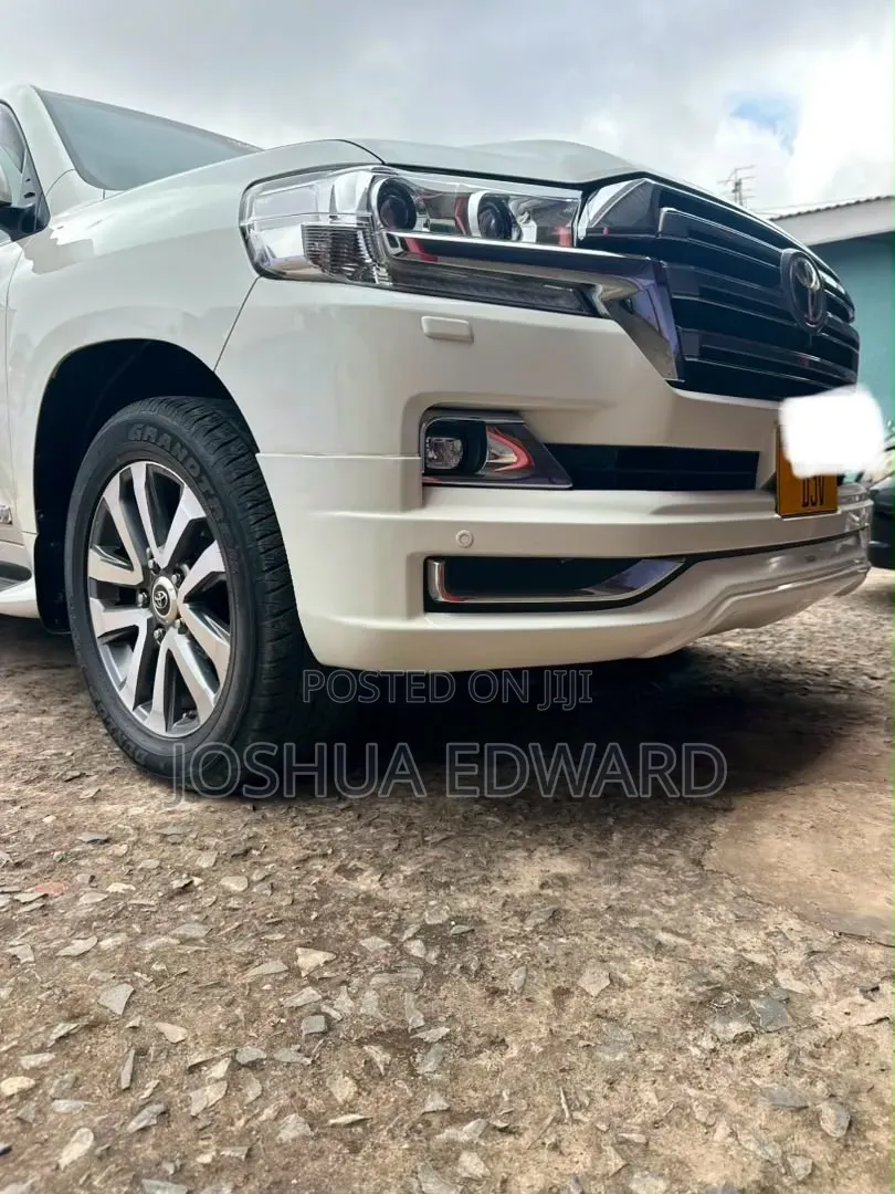 Toyota Land Cruiser 2015 White