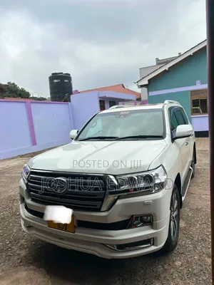 Toyota Land Cruiser 2015 White