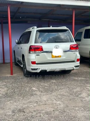 Toyota Land Cruiser 2015 White